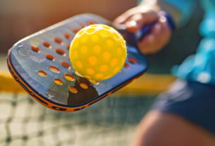 Choosing the Right Pickleball Paddles